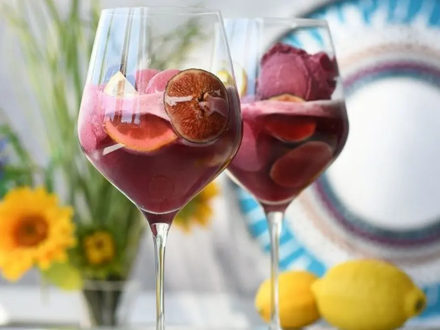 La copa llena: significado, simbolismo y diferentes interpretaciones - Cuál es la copa para agua a q se refiera la grafica de la copa llena - Cuál es la copa para agua