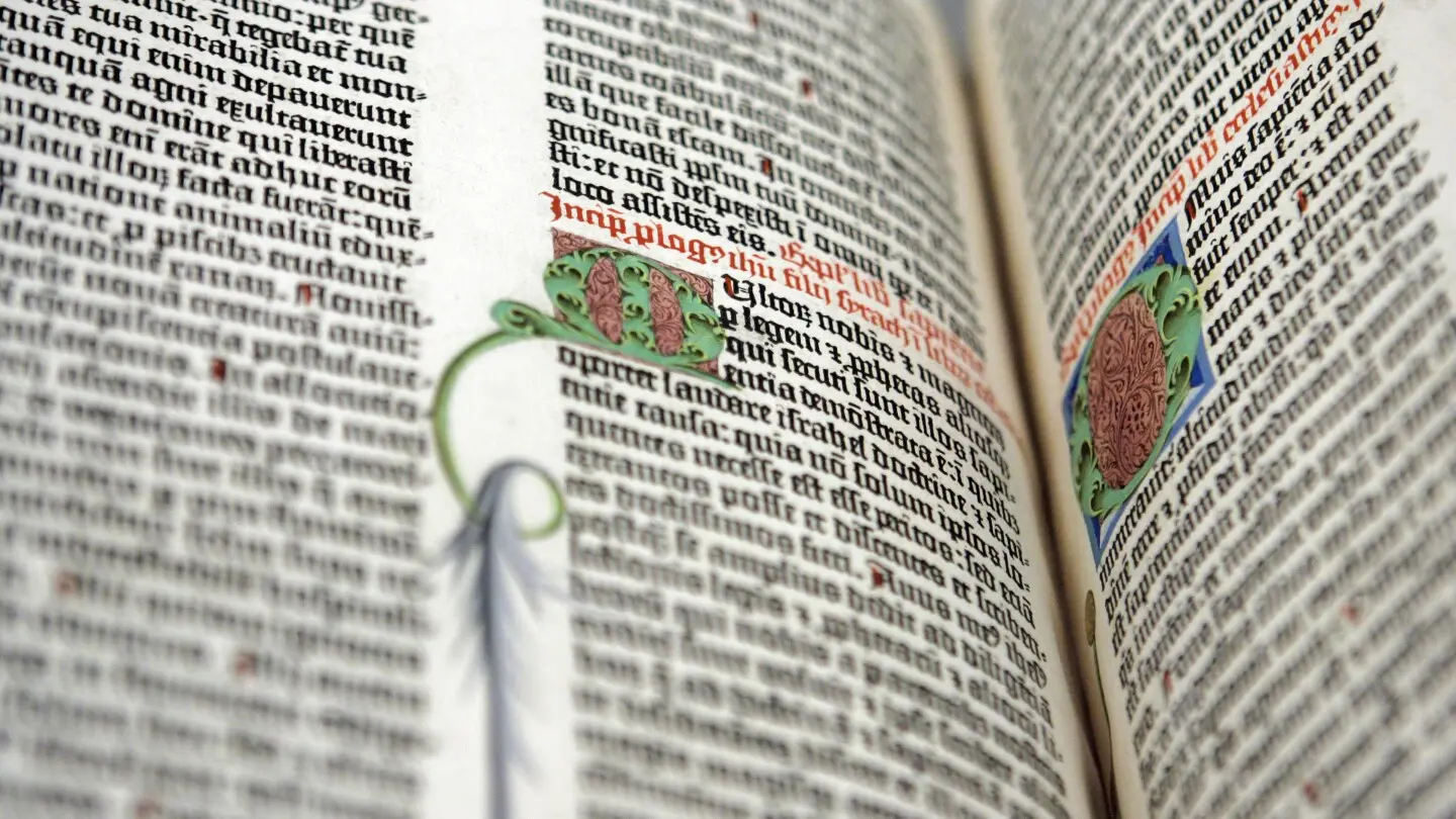 Características de la imprenta de Johannes Gutenberg y su impacto - Qué características tienen los ejemplares de la Biblia impresos por Gutenberg caracteristicas de la imprenta de johannes gutenberg - Qué características tienen los ejemplares de la Biblia impresos por Gutenberg
