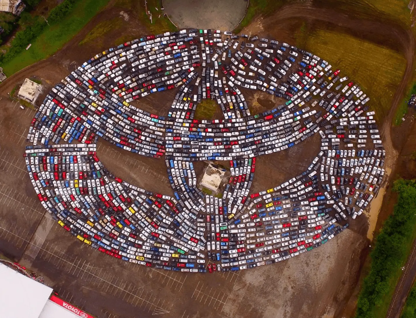 Gráfica Toyota: Análisis del Diseño, Software y Producción - Qué significa el logo Toyota grafica toyota - Qué significa el logo Toyota